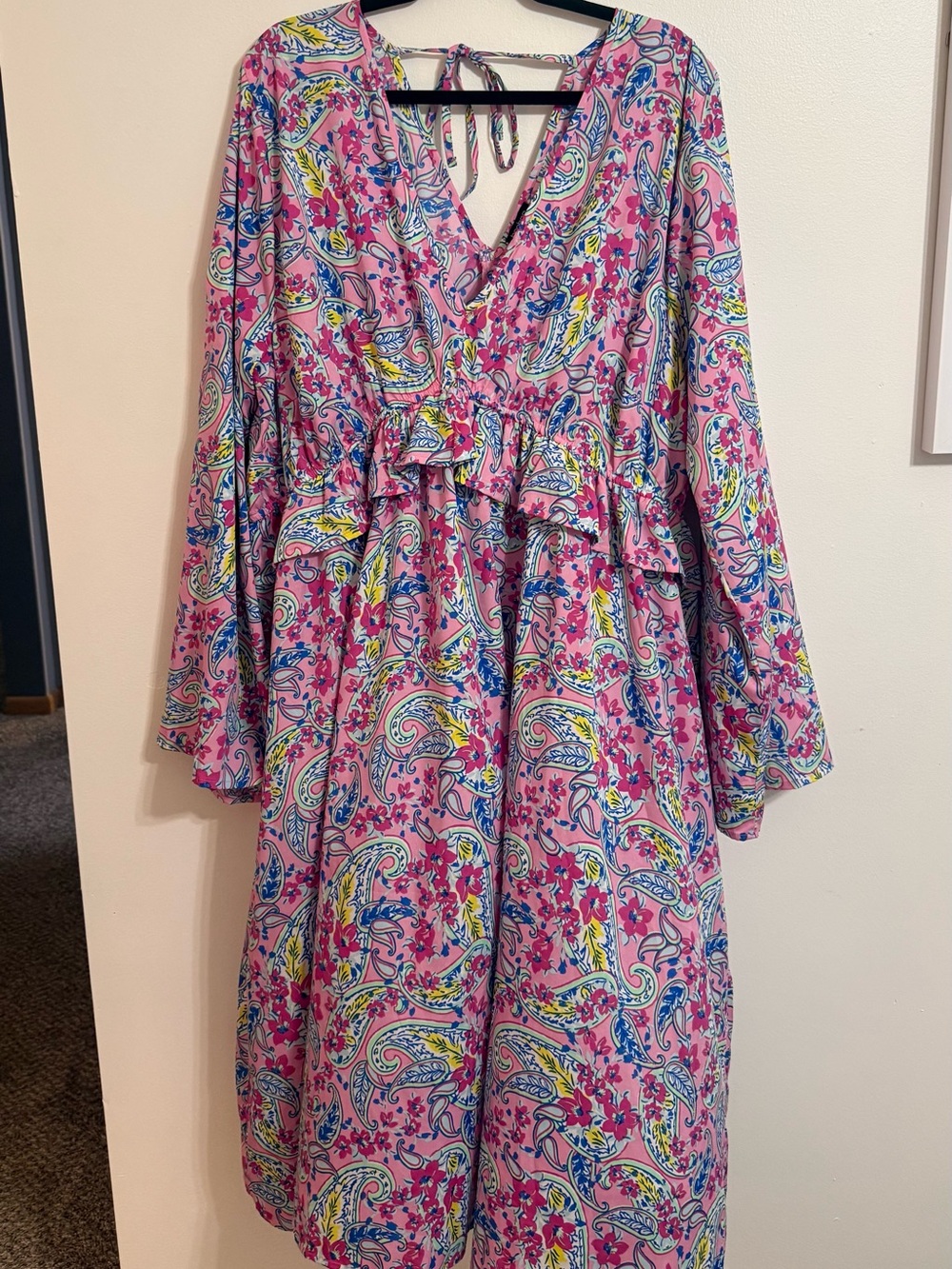 Boohoo Pink Paisley V-Neck Maxi Dress